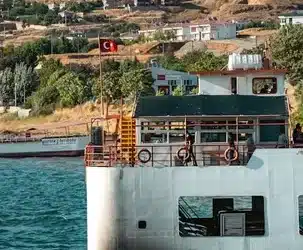 Apodos y controversias similares en otros edificios famosos