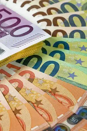 Combina palabras o conceptos para crear algo único y divertido